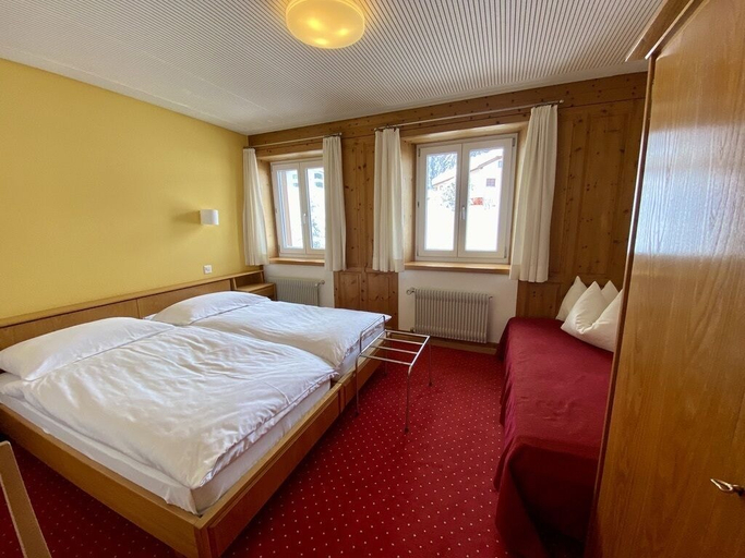 Bedroom 2, Hotel Alpina Parpan, Albula