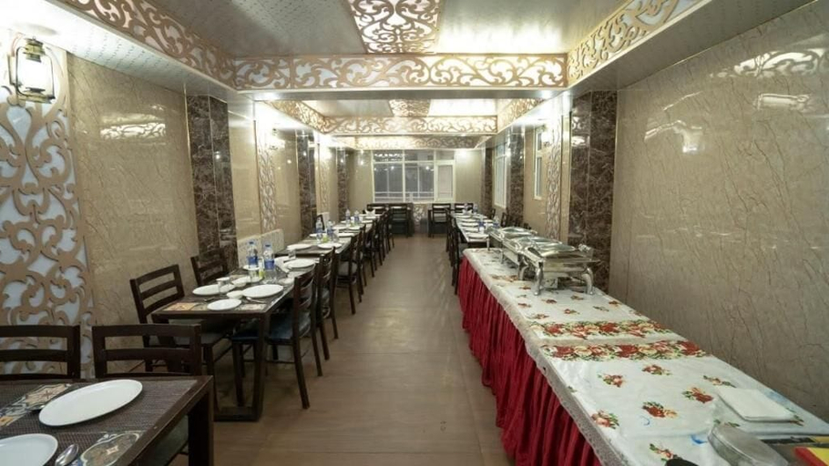 Food & Drinks 5, Broadway Grand The HM Hotels and Resorts, Shimla