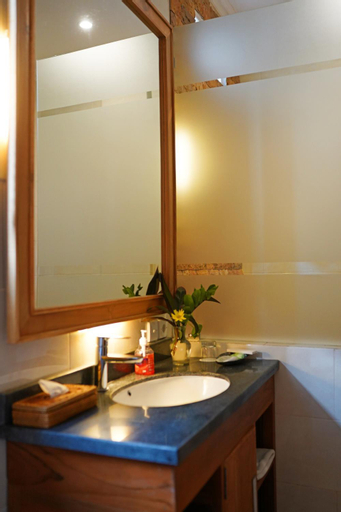 Bathroom 10