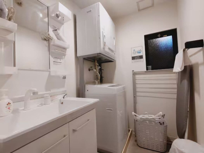 Bathroom 4, Pine Brook Apartments 306, Osaka