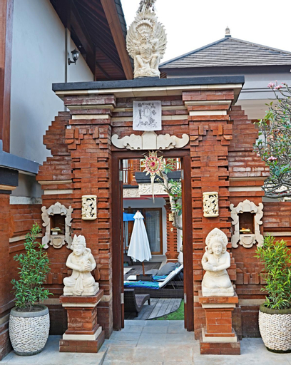 Exterior 9