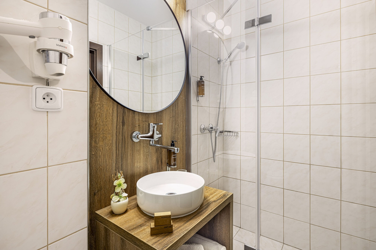 Bathroom 5, Hotel Park, Pieštany