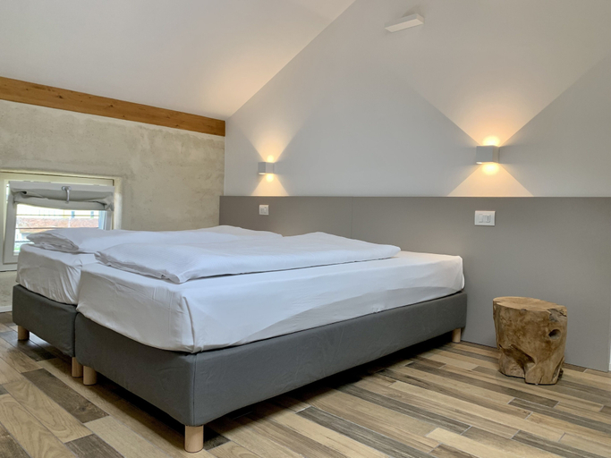 Bedroom 2, ALBOLA SUITE Holiday Apartments, Trento