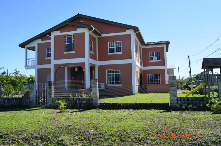 Exterior & Views, GM Suites Bed & Breakfast