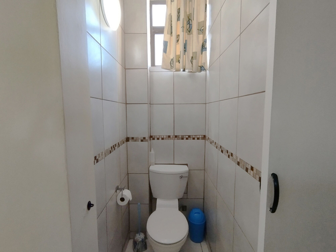 Bathroom 4, All the Tides - Lo Tide, Ugu
