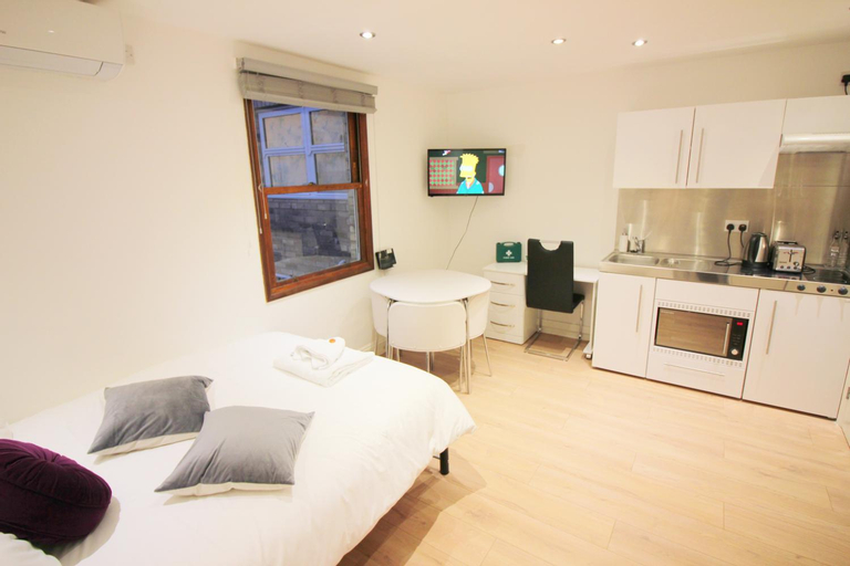 Dining Room 4