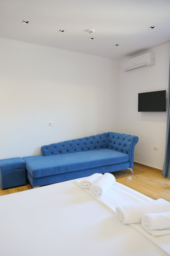Others 4, Summer Point Hotel, Sarandës