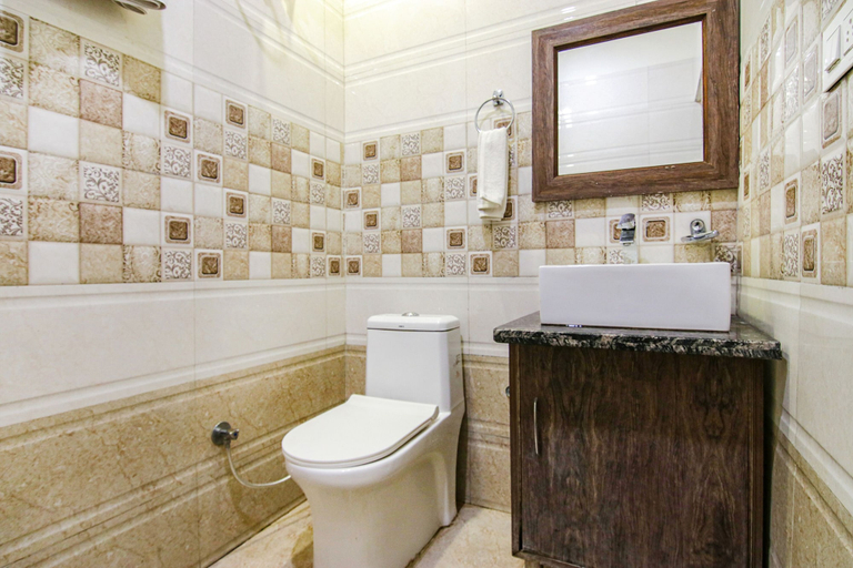 Bathroom 2, Fabhotel La Vista, Sahibzada Ajit Singh Nagar