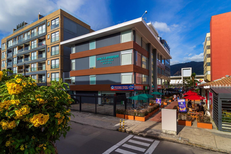 Exterior & Views