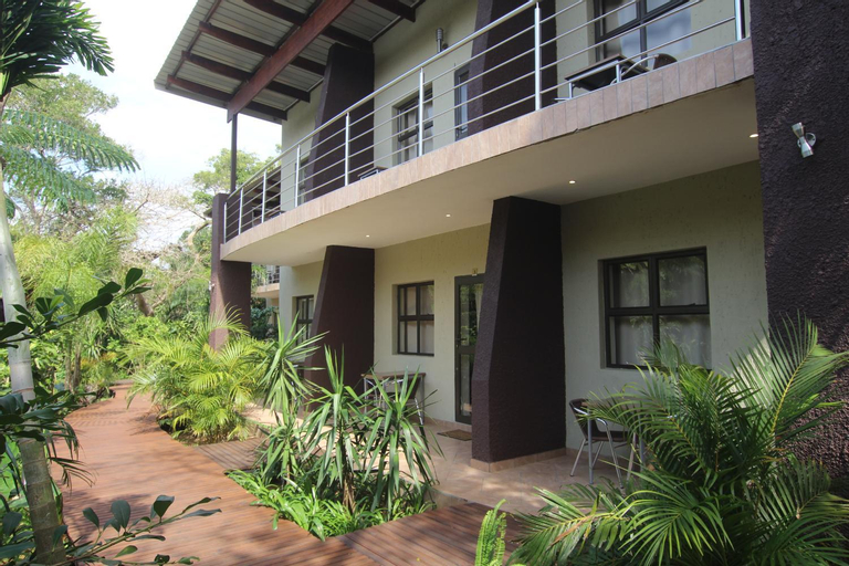 Exterior 11