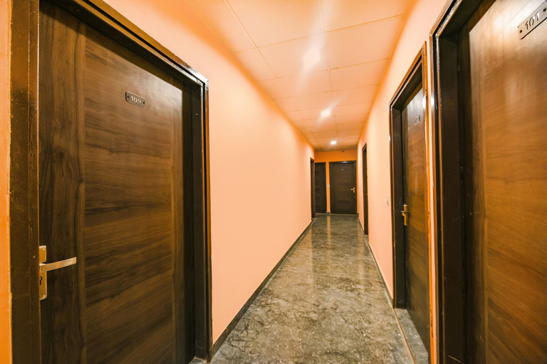Others 5, FabHotel Royal Discovery, Delhi