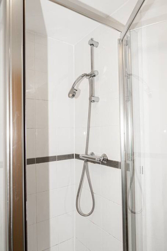 Others 5, 2 Bedroom Apartment Warrington, Warrington