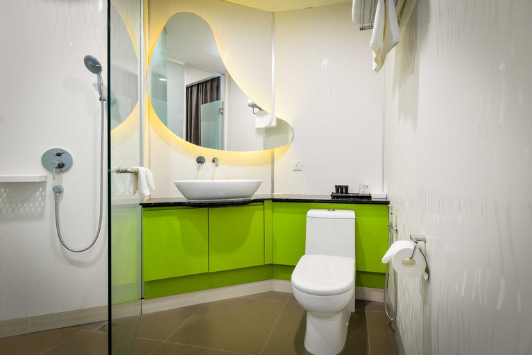 Bathroom 13
