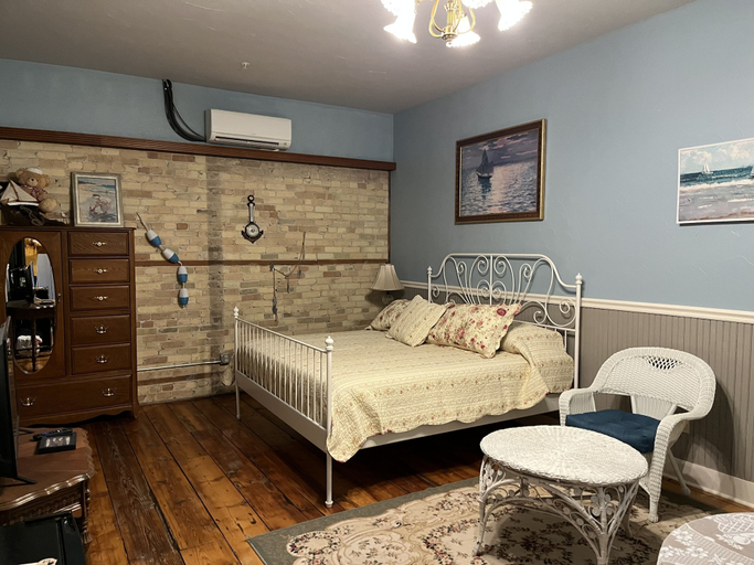 Bedroom 5, Cambridge Inn on Main, Dane