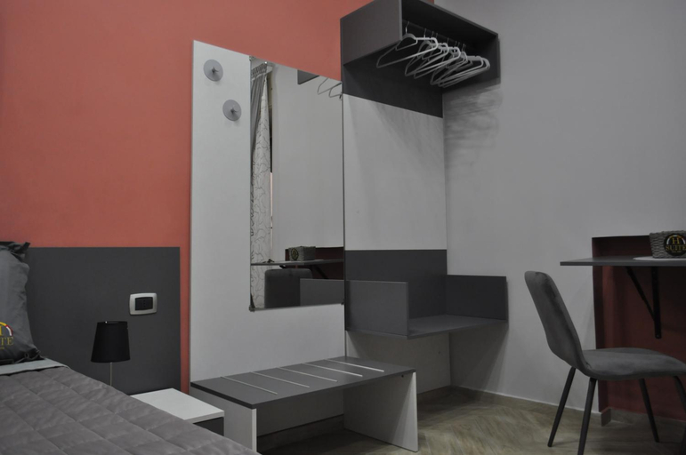 Others 5, HSUITE, Napoli
