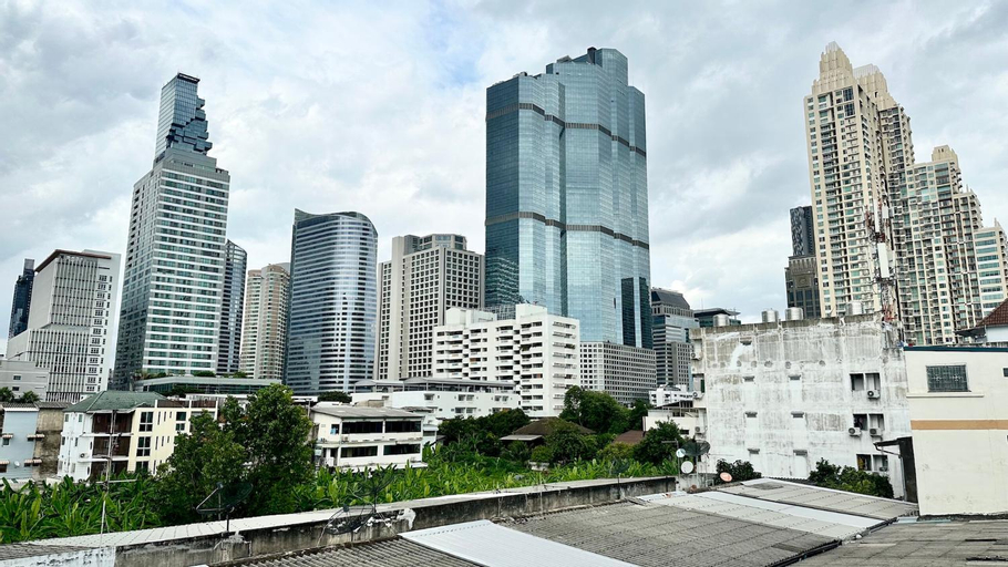 The Tangerine Guesthouse, Sathorn