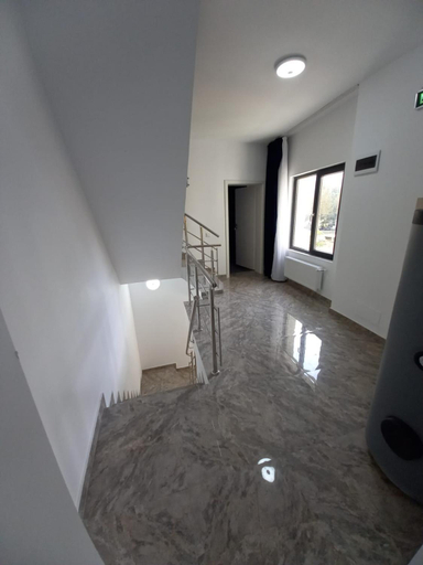 Others 4, Hotel Ema, Municipiul Bucuresti