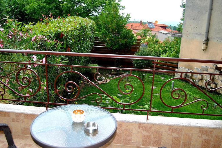 Others 5, Olympus House, Central Macedonia