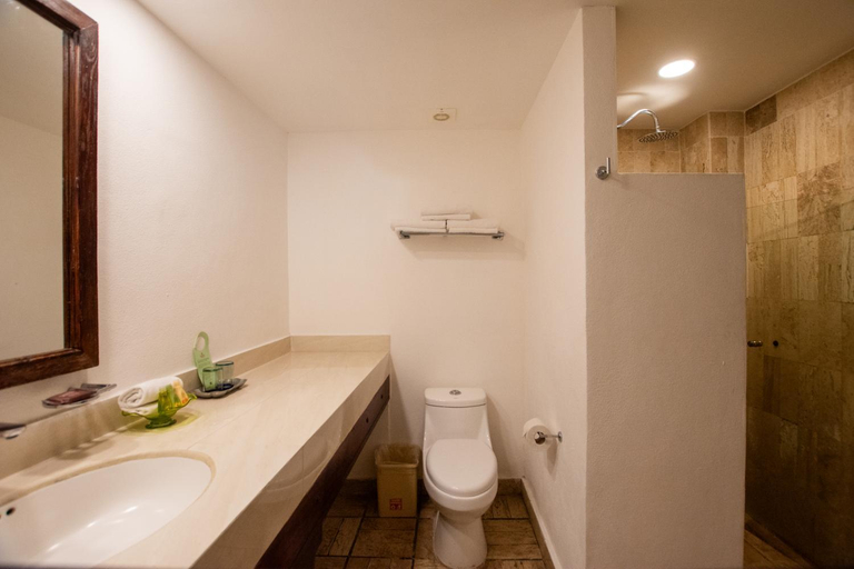 Bathroom 4, Hacienda Buenaventura Hotel & Mexican Charm - All Inclusive, Puerto Vallarta