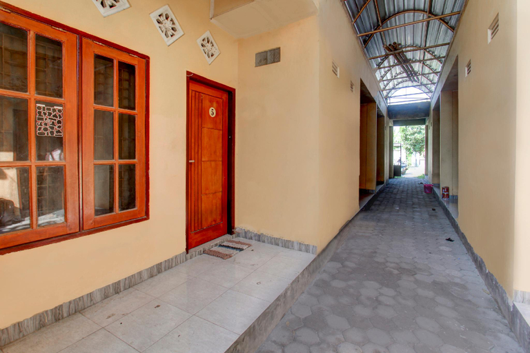 Public Area 2, OYO Life 92846 Kost Putra Griya Eka, Lombok
