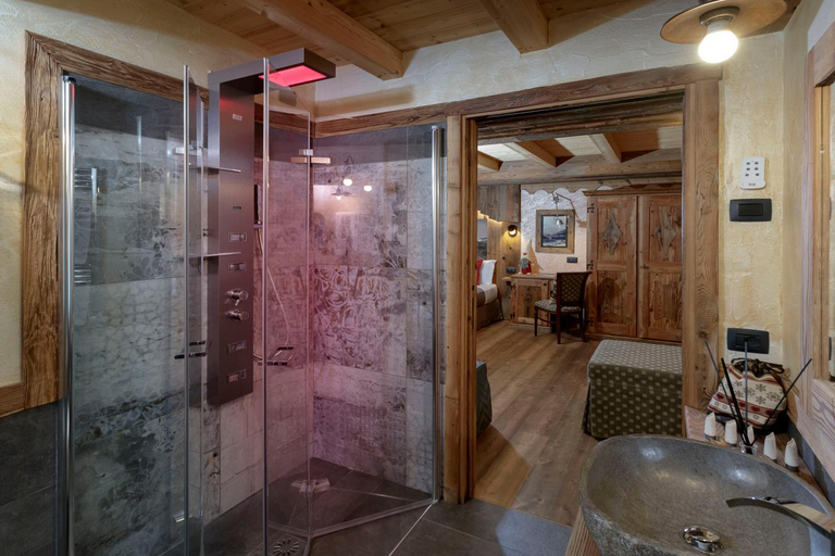 Shower 4, Chalet Matterhorn Francois - Central Alpine Chalet with Private SPA & Breakfast, Aosta
