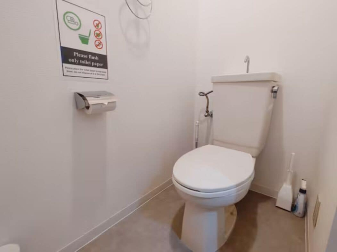 Bathroom 3, Pine Brook Apartments 306, Osaka