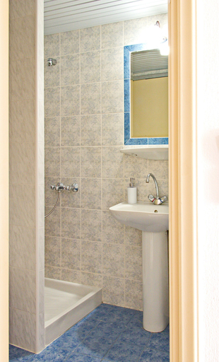 Bathroom 5, Maria Rousse, Crete