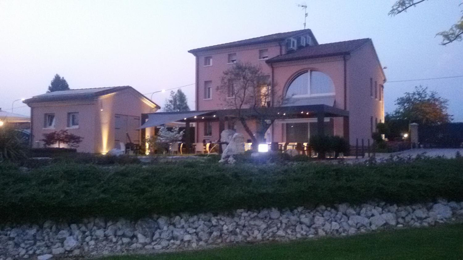 Others 3, Agrialloggi La Palazzina, Padua