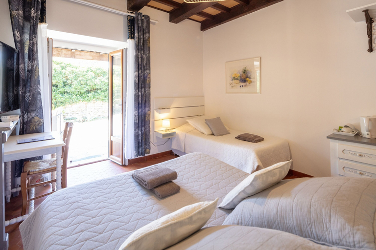 Bedroom 3, Le Barry du Grand Chemin, Hérault
