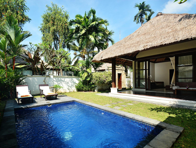Swimming Pool 13