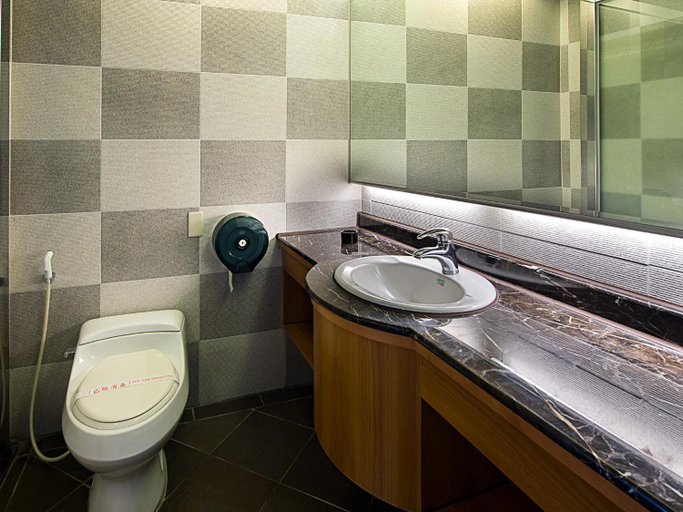 Bathroom 5, Laiyin Motel, Taoyuan