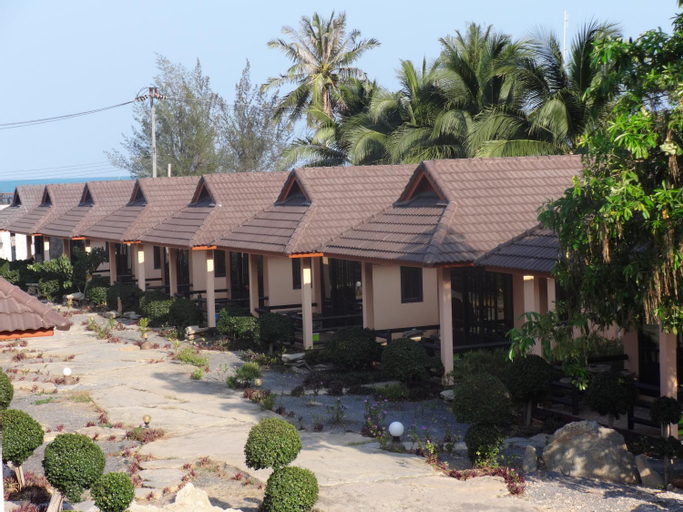 Exterior 1