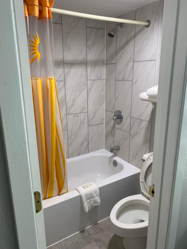 Bathroom 5, La Quinta Inn by Wyndham Tyler, Smith