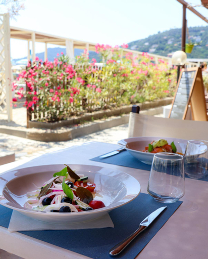 Others 5, Hotel Premuda, Savona