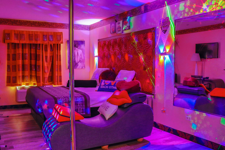 Others 5, Luxe Inn and Suites, Cook