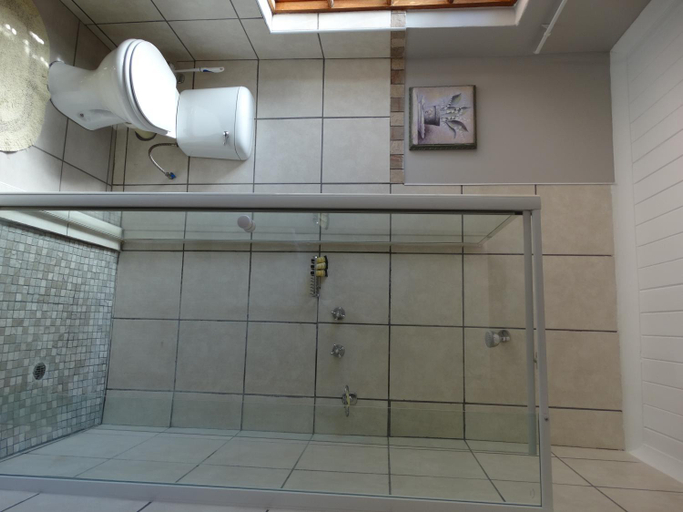 Bathroom 3, By The Way Guesthouse, Thabo Mofutsanyane