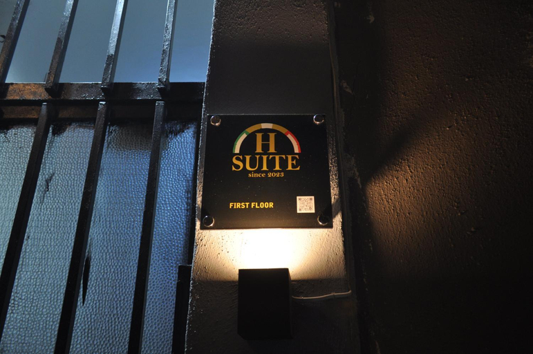 Others 3, HSUITE, Napoli