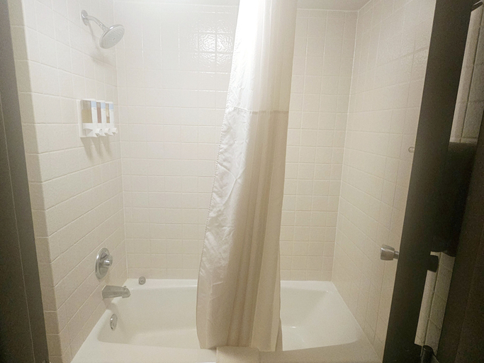 Bathroom 4, Days Inn by Wyndham Rolla, Phelps