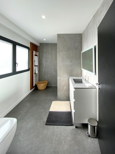 Bathroom 5, La Villa Miramar, Hérault