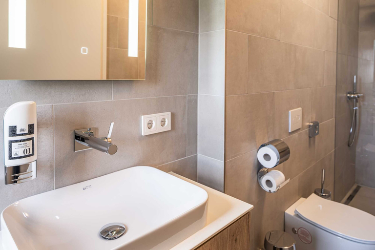 Bathroom 3, Villa Flöckner, Salzburg