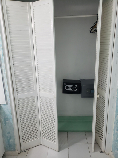 Bathroom 4, Pink Hibiscus Villa