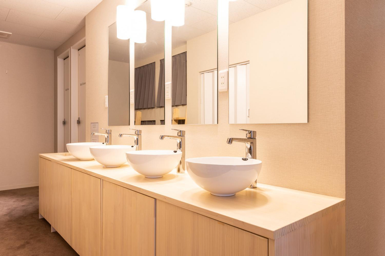 Bathroom 22