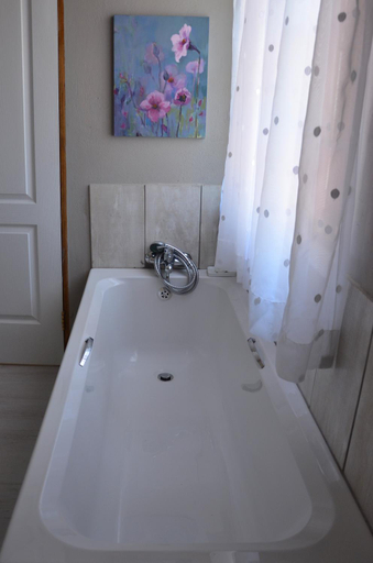 Bathroom 3, By The Way Guesthouse, Thabo Mofutsanyane