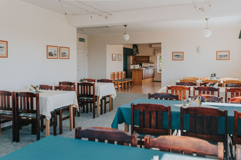 Food & Drinks 5, Staadioni Hotell, Kuressaare