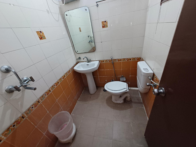 Bathroom 4, Hotel Kartikey, Jaipur