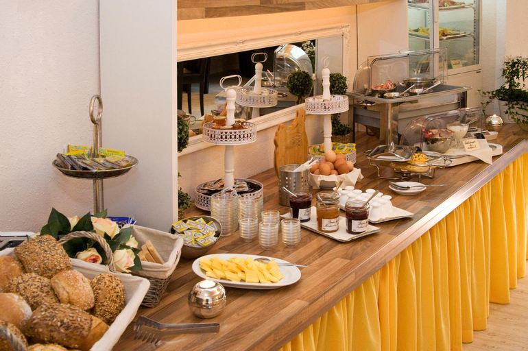 Food & Drinks 4, Hotel Garni Zum Grunen Baum, Paderborn