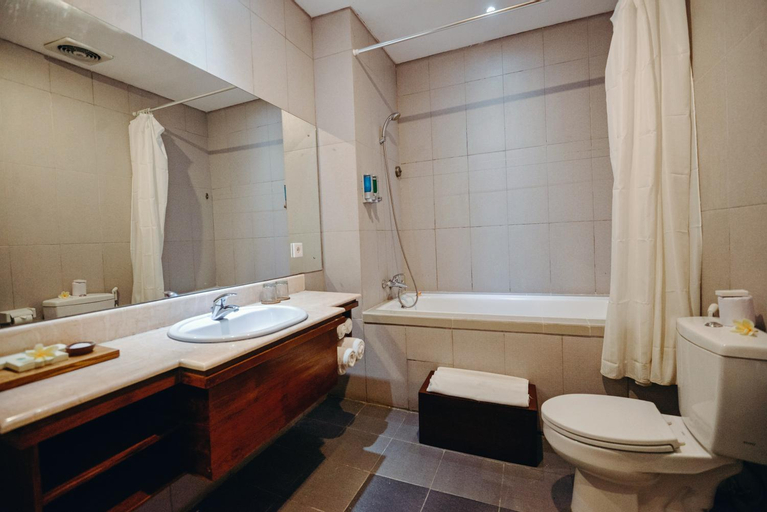 Bathroom 22