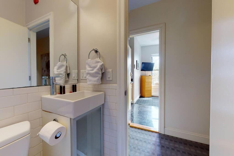 Bathroom 3, Stylish Downtown Studio in the Boston, C.Ave #34, Boston