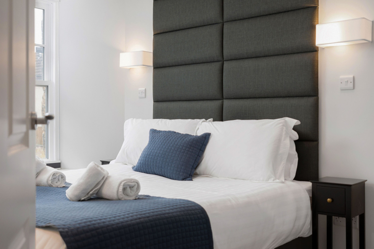 Bedroom 3, 312 Reid's Corner - by Stay Dunfermline, Fife