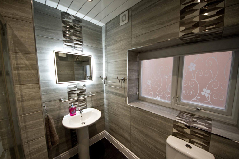 Bathroom 3, Rossall Guest House -Ideal For Families & Couples, Blackpool
